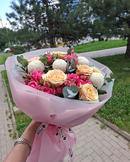 Пастельный микс из роз и хризантем with delivery to Almaty