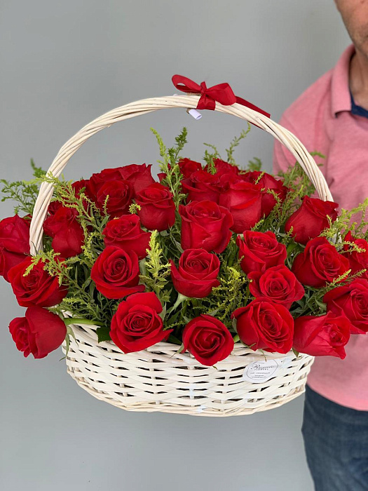 51 roses in the basket