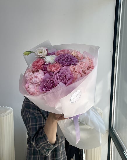 Сиренево-розовый микс с пионовидными розами с доставкой по Астане