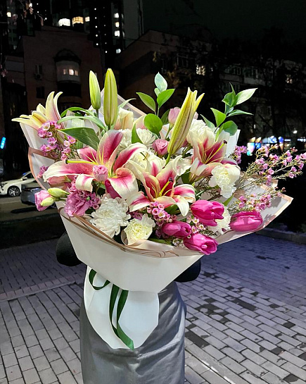 Лилии в цветах от Сети Цветочных Магазинов Оранж с доставкой по Алматы