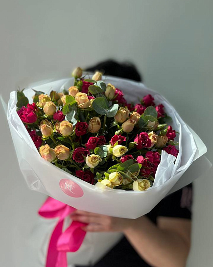 Букет кустовых роз с доставкой по Астане