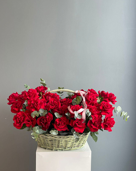 Sprawling arrangement of roses in an XL basket with delivery to Astana