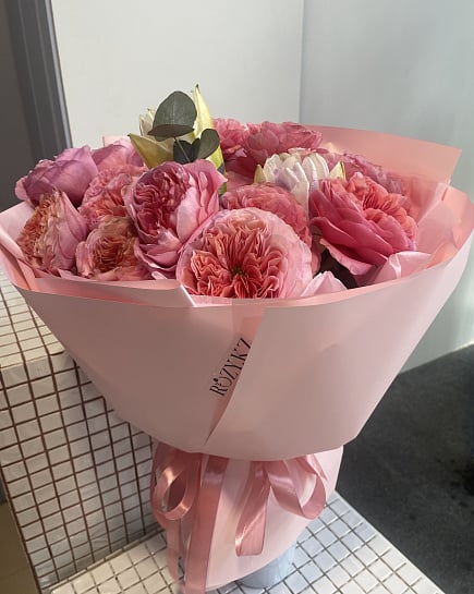 Романтичный букет из пионовидных роз с доставкой по Астане