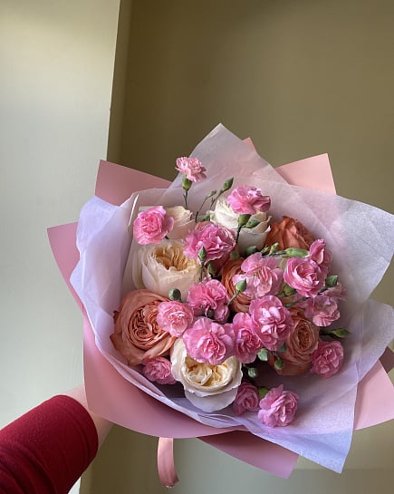 Розовый зефир: пионовидные розы и гвоздики с доставкой по Астане