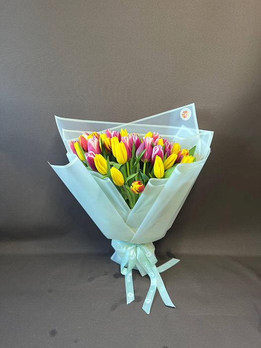 Bouquet of 45 tulips