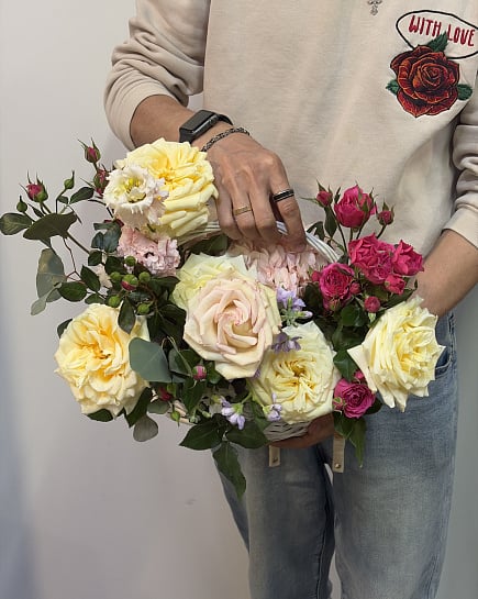 Солнечный микс с пионовидными розами с доставкой по Астане