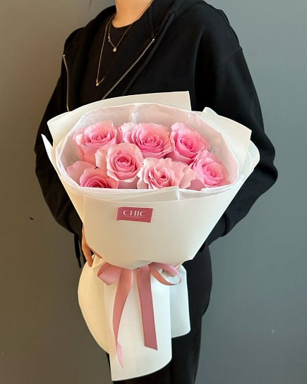Bouquet of 7 Dutch roses with delivery to Astana