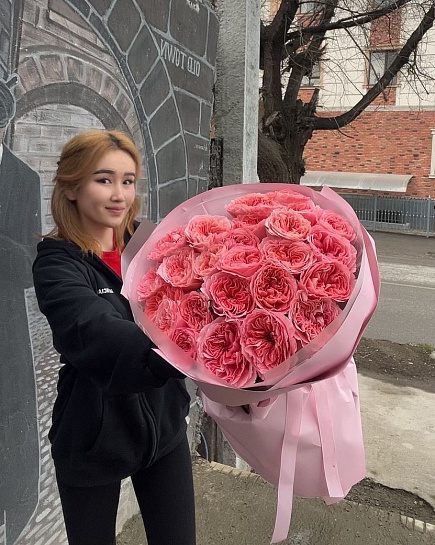 peony roses with delivery to Taraz