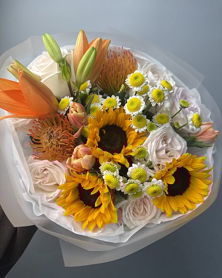 Солнечный микс с подсолнухами и экзотикой с доставкой по Астане