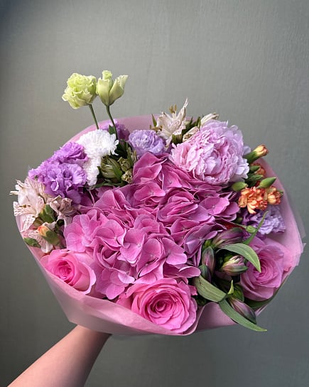 Розовое очарование с гортензией и пионами with delivery to Astana