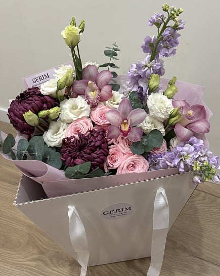 Нежный букет с орхидеями и розами с доставкой по Астане