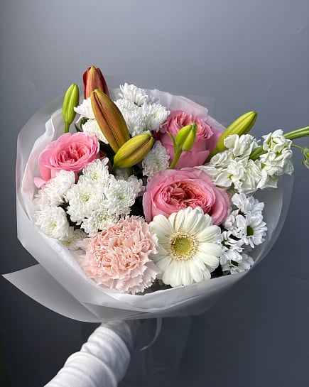 Романтичный микс с пионовидными розами и герберами с доставкой по Астане