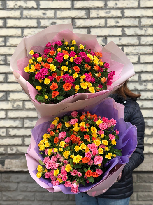 Bouquet of bush roses