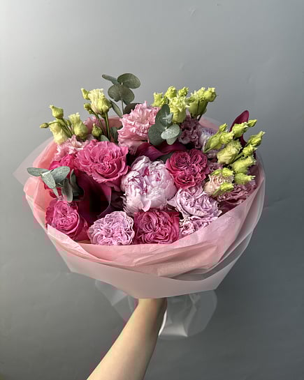 Романтичный микс с пионовидными розами и каллами с доставкой по Астане