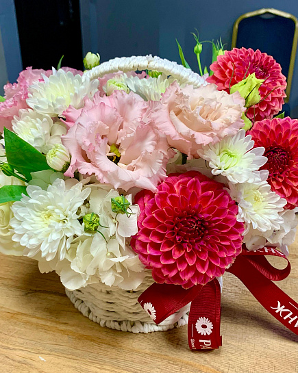 Букет из георгинов и эустом with delivery to Almaty