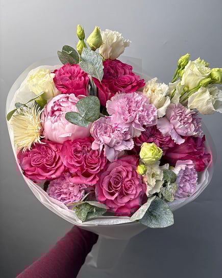 Романтическое очарование с пионами и эустомой с доставкой по Астане