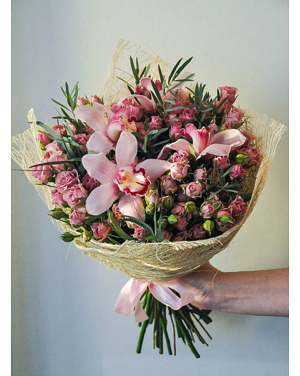 Микс-букет из кустовых роз, фрезий и орхидей "Гламур" с доставкой по Уральске