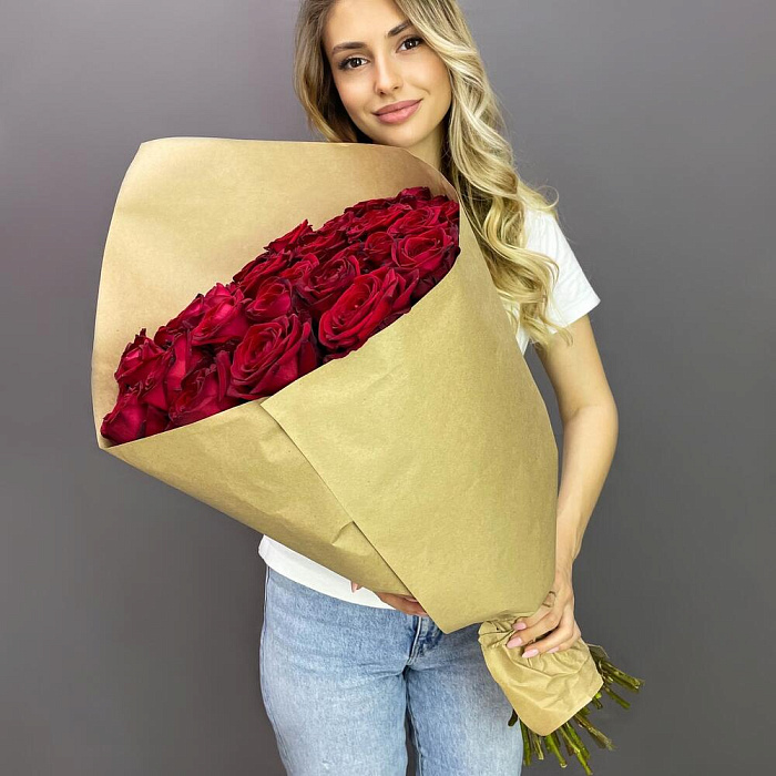 Bouquet of 35 craft red roses