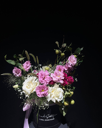Цветы в коробке "Цветочное счастье" с доставкой по Алматы