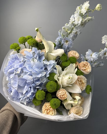 Небесная гармония с гортензией и пионовидными розами с доставкой по Астане