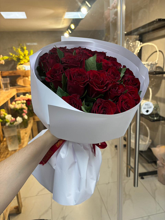 Классический букет из красных роз