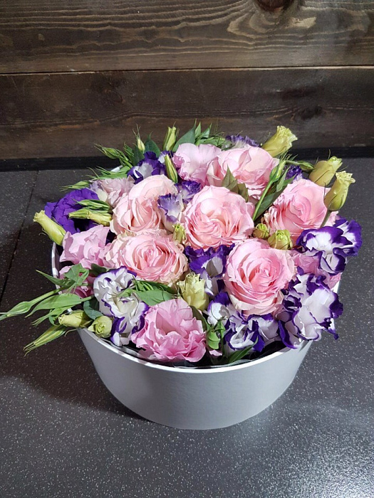 Bouquet with roses in a box Luxury