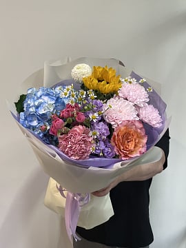 Яркий микс с подсолнухом и гортензией
