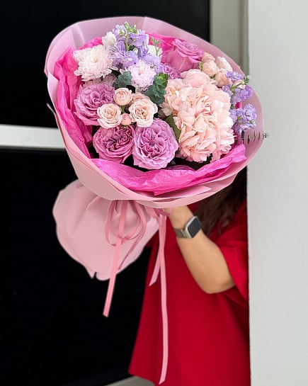 Нежный букет с экзотикой с доставкой по Астане