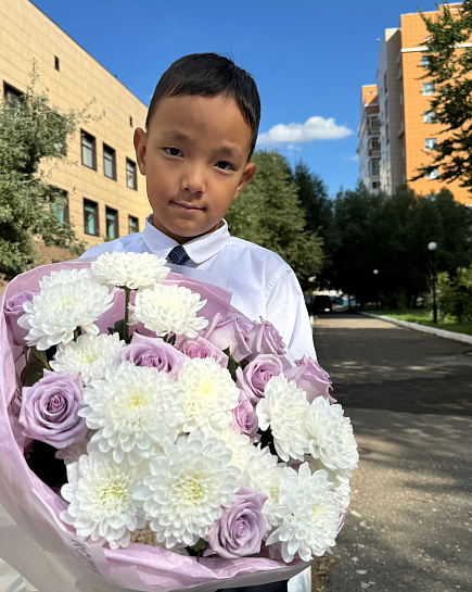 Bouquet of Bouquet of chrysanthemums and roses flowers delivered to Astana