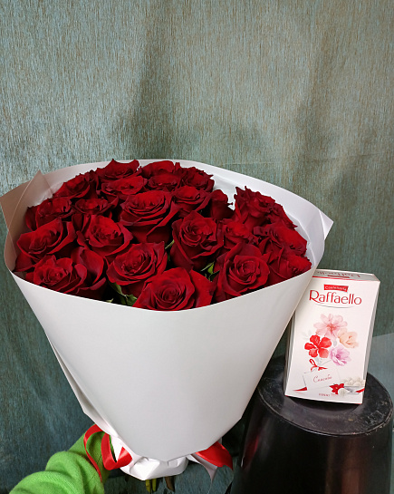 Букет цветов с коробочкой Рафаэлло  с доставкой по Костанае