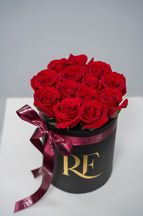 Box of 13 roses