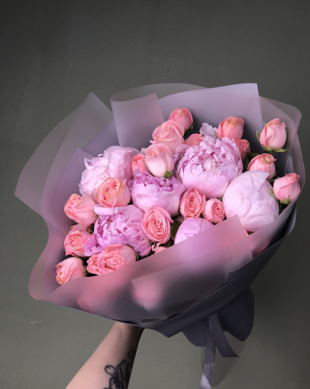 Bouquet of Spray roses with peonies flowers delivered to Astana