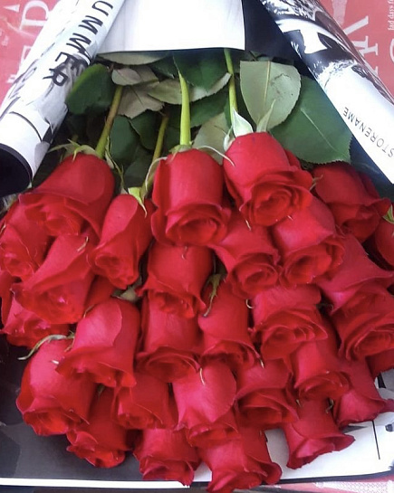 Bouquet of 25 roses flowers delivered to Ekibastuz