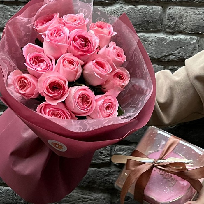 Bouquet of 15 peony roses + Bento cake