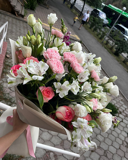 Bouquet of beautiful morning flowers delivered to Almaty