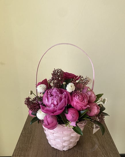Розовое очарование в корзине с доставкой по Астане