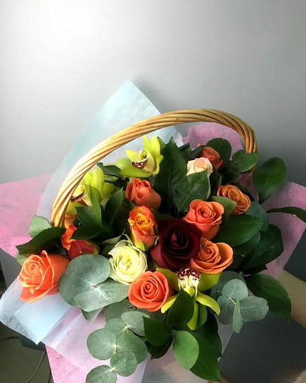 Цветы в корзине Romantic с доставкой по Шымкенте