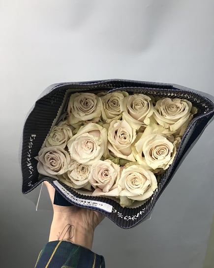 25 roses in a pack (shade to the taste of the florist) with delivery to Astana