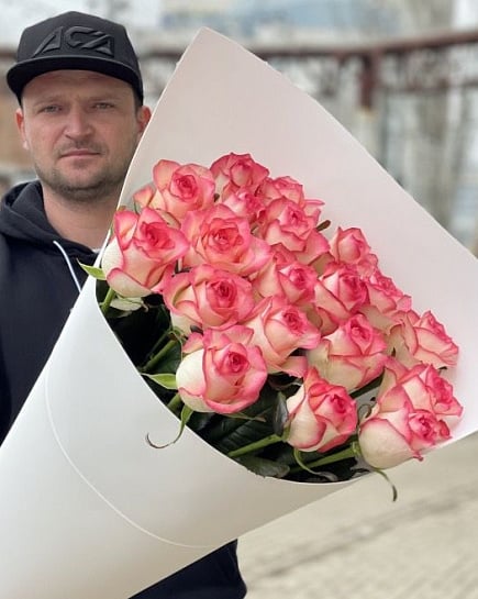 25 роз  с доставкой по Алматы