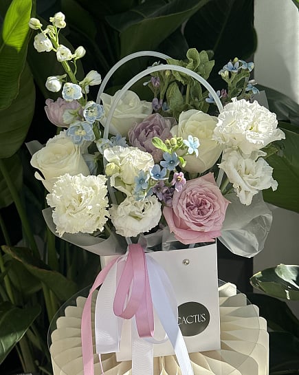 Пастельная гармония с пионовидными розами с доставкой по Астане