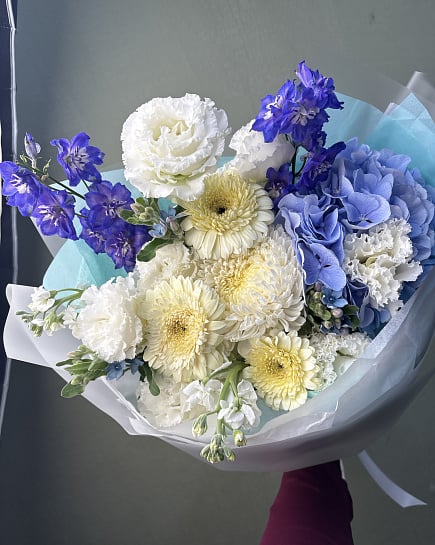 Букет с белыми и желтыми герберами with delivery to Astana
