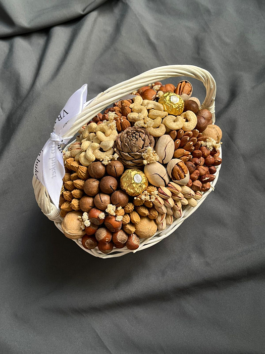 Basket with nuts and Ferrero rocher