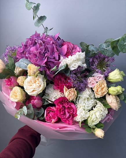 Пурпурный шик с пионовидными розами с доставкой по Астане