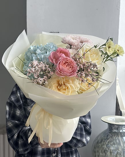 Пастельный микс с гортензией и пионовидными розами с доставкой по Астане