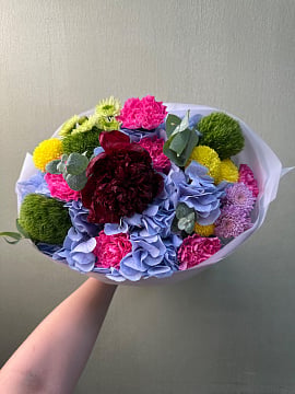 Яркий микс с пионом и гортензией