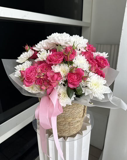 Розовое очарование в корзине с доставкой по Астане