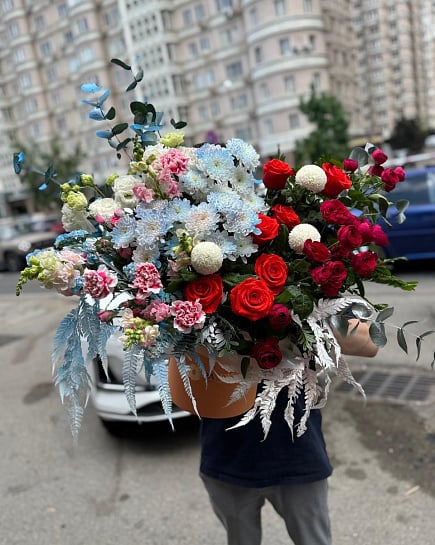 Яркий микс из роз и хризантем with delivery to Almaty