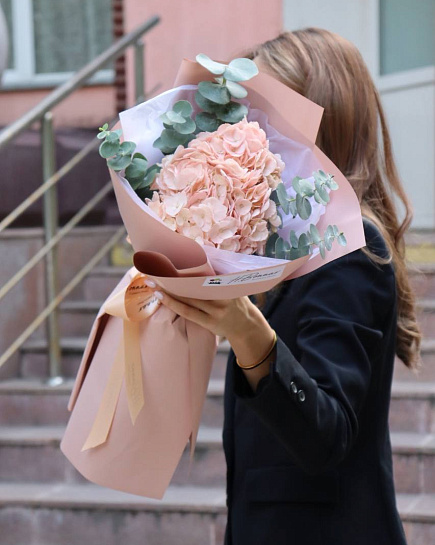 Bouquet of compliment flowers delivered to Almaty