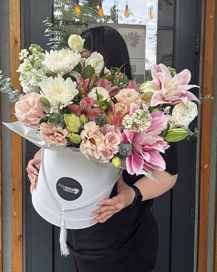CASHMERE SNOW: Нежность в шляпной коробке with delivery to Almaty