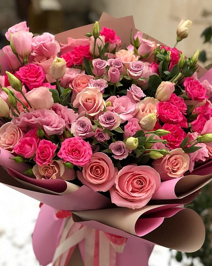 Bouquet of Mix of different varieties of roses flowers delivered to Almaty